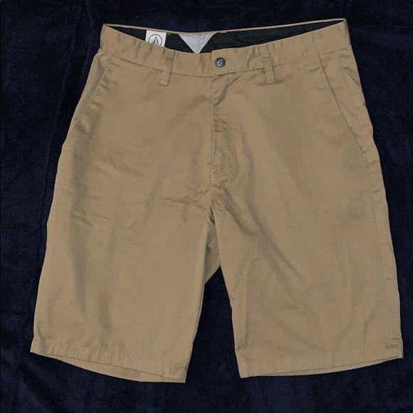 Volcom shorts - Picture 1 of 2